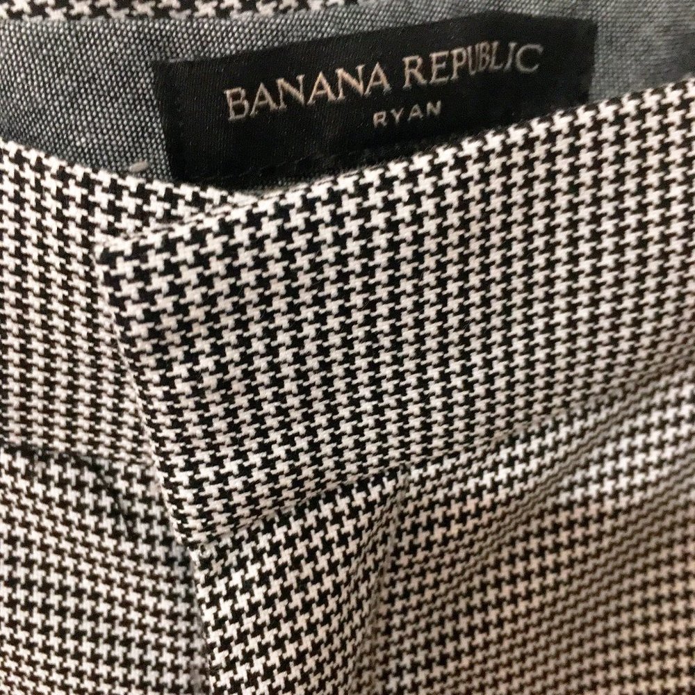 Banana Republic Black and White Houndstooth Straight Leg Pants